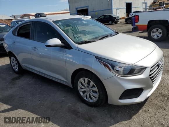 ✅ 2020 Hyundai Accent SE • VIN: 3KPC24A63LE092458 • Lot: 69656074. Wystawiony na Copart z przebiegiem 42 907 mil. Bezpłatny archiwum sprzedaży aukcyjnych z USA i szczegółowy raport historii pojazdu na DreamBid. Zdjęcie 4.