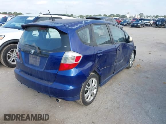 ✅ 2009 Honda Fit Sport • VIN: JHMGE88409S002904 • Лот: 43404114. Опубликован ранее на IAAI с пробегом 185 511 миль. Бесплатный доступ к архиву аукционных продаж из США и подробный отчёт об истории автомобиля на DreamBid. Изображение 4.
