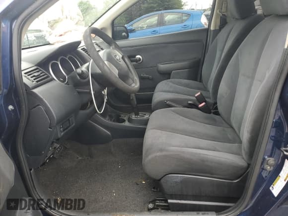 ✅ 2010 Nissan Versa 1.6 • VIN: 3N1CC1AP8AL358136 • Lot: 58056475. Listed on Copart with 164,139 mi. Free auction sales archive from the USA and detailed vehicle history report at DreamBid. Image 7.