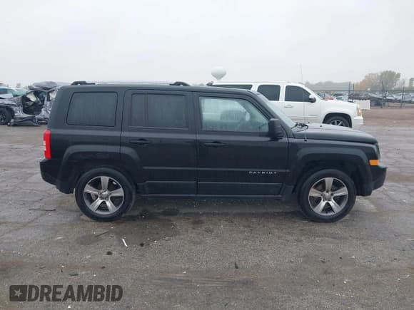 ✅ 2017 Jeep Patriot High Altitude • VIN: 1C4NJPFA5HD203496 • Lot: 43559450. Listed on IAAI with 139,621 mi. Free auction sales archive from the USA and detailed vehicle history report at DreamBid. Image 13.