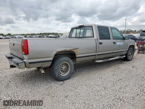 ✅ 2000 Chevrolet Silverado 3500 • VIN: 1GCGC33R2YF493951 • Lot: 87463745. Listed on Copart with 82,274 mi. Free auction sales archive from the USA and detailed vehicle history report at DreamBid. Image 3.