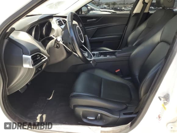 ✅ 2019 Jaguar XE 25t • VIN: SAJAR4FX9KCP48447 • Lot: 61106155. Listed on Copart with 99,848 mi. Free auction sales archive from the USA and detailed vehicle history report at DreamBid. Image 7.