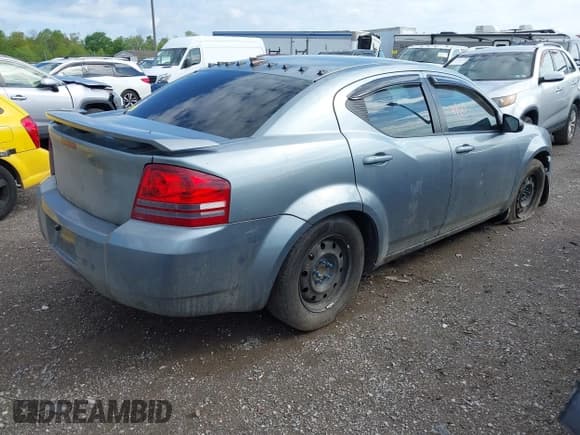 ✅ 2009 Dodge Avenger SE • VIN: 1B3LC46B49N572162 • Lot: 42164860. Wystawiony na IAAI z przebiegiem 247 300 mil. Bezpłatny archiwum sprzedaży aukcyjnych z USA i szczegółowy raport historii pojazdu na DreamBid. Zdjęcie 4.