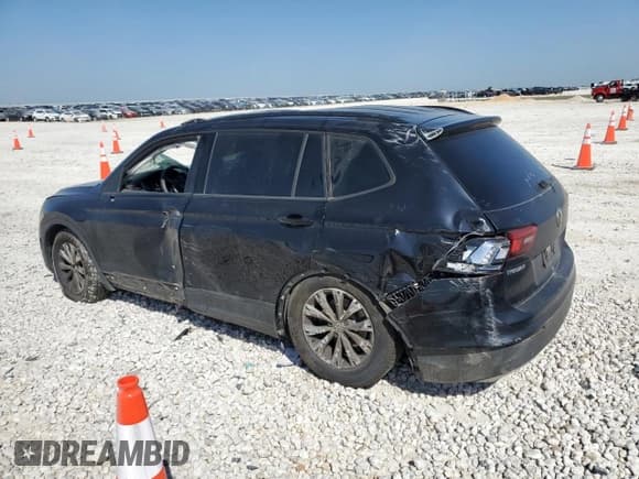 ✅ 2018 Volkswagen Tiguan S • VIN: 3VV1B7AX6JM147216 • Lot: 52449345. Listed on Copart with Not provided. Free auction sales archive from the USA and detailed vehicle history report at DreamBid. Image 2.