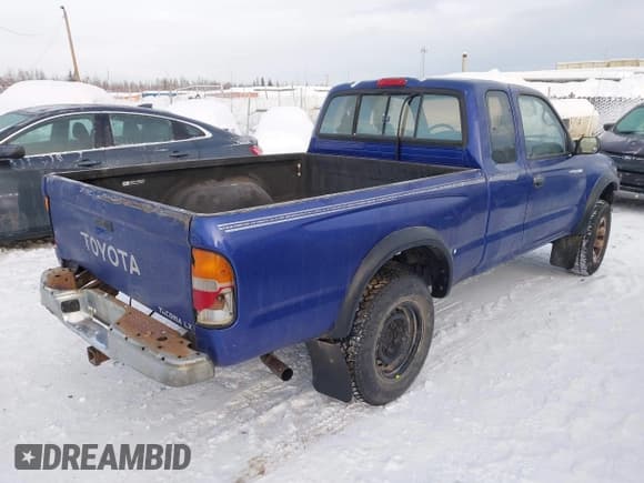 ✅ 1996 Toyota Tacoma • VIN: 4TAWM72N0TZ141615 • Lot: 41389576. Listed on IAAI with 280,342 mi. Free auction sales archive from the USA and detailed vehicle history report at DreamBid. Image 4.
