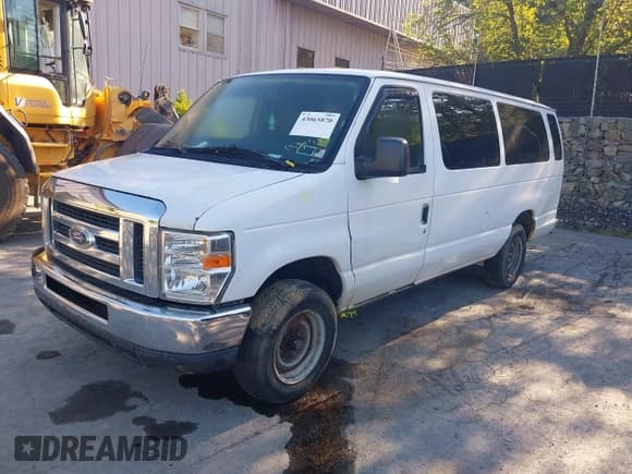✅ 2012 Ford Econoline Passenger XL • VIN: 1FBSS3BL1CDA88490 • Lot: 43065870. Wystawiony na IAAI z przebiegiem 133 453 mil. Bezpłatny archiwum sprzedaży aukcyjnych z USA i szczegółowy raport historii pojazdu na DreamBid. Zdjęcie 2.