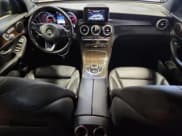 ✅ 2017 Mercedes-Benz GLC 300 • VIN: WDC0G4KB0HF134043 • Lot: 70672495. Wystawiony na Copart z przebiegiem 48 121 mil. Bezpłatny archiwum sprzedaży aukcyjnych z USA i szczegółowy raport historii pojazdu na DreamBid. Zdjęcie 8.