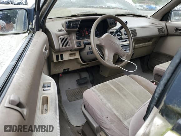 ✅ 1992 Mazda MPV • VIN: JM3LV5228N0414572 • Lot: 56950615. Wystawiony na Copart z przebiegiem 313 343 mil. Bezpłatny archiwum sprzedaży aukcyjnych z USA i szczegółowy raport historii pojazdu na DreamBid. Zdjęcie 8.