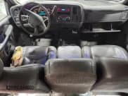 ✅ 2003 Chevrolet Silverado 2500HD LS • VIN: 1GCHK23U53F205984 • Lot: 93375735. Wystawiony na Copart z przebiegiem 170 525 mil. Bezpłatny archiwum sprzedaży aukcyjnych z USA i szczegółowy raport historii pojazdu na DreamBid. Zdjęcie 8.