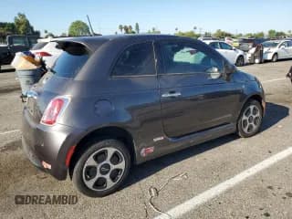 ✅ 2017 FIAT 500e • VIN: 3C3CFFGE7HT647918 • Lot: 59533894. Listed on Copart with 60,750 mi. Free auction sales archive from the USA and detailed vehicle history report at DreamBid. Image 3.