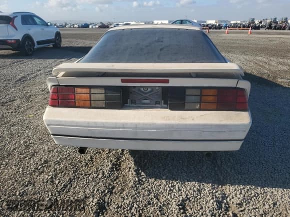 ✅ 1987 Chevrolet Camaro • VIN: 1G1FP2185HL124855 • Lot: 81378114. Wystawiony na Copart z przebiegiem 90 881 mil. Bezpłatny archiwum sprzedaży aukcyjnych z USA i szczegółowy raport historii pojazdu na DreamBid. Zdjęcie 6.