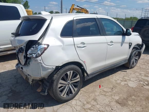✅ 2020 Mitsubishi Outlander ES • VIN: JA4AP3AU6LU012728 • Lot: 42391120. Listed on IAAI with 90,529 mi. Free auction sales archive from the USA and detailed vehicle history report at DreamBid. Image 4.
