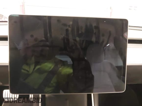 ✅ 2020 Tesla Model 3 Performance • VIN: 5YJ3E1EC3LF641768 • Lot: 41542615. Wystawiony na IAAI z przebiegiem 43 343 mil. Bezpłatny archiwum sprzedaży aukcyjnych z USA i szczegółowy raport historii pojazdu na DreamBid. Zdjęcie 19.