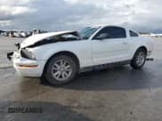✅ 2007 Ford Mustang Deluxe • VIN: 1ZVFT80N075272716 • Lot: 90660935. Wystawiony na Copart z przebiegiem 198 114 mil. Bezpłatny archiwum sprzedaży aukcyjnych z USA i szczegółowy raport historii pojazdu na DreamBid. Zdjęcie 1.
