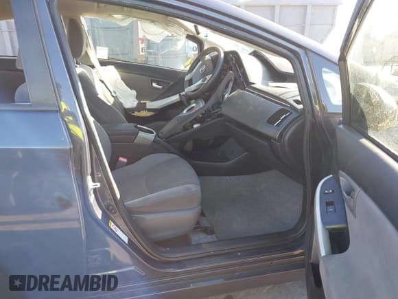 ✅ 2013 Toyota Prius Three • VIN: JTDKN3DU3D1639689 • Lot: 43358076. Listed on IAAI with Not provided. Free auction sales archive from the USA and detailed vehicle history report at DreamBid. Image 5.