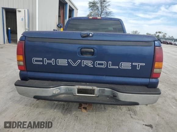 ✅ 2002 Chevrolet Silverado 1500 LS • VIN: 2GCEC19W721337556 • Lot: 87040365. Listed on Copart with 258,112 mi. Free auction sales archive from the USA and detailed vehicle history report at DreamBid. Image 6.