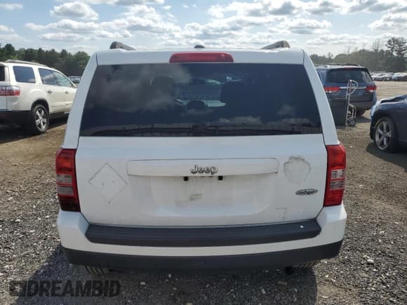 ✅ 2015 Jeep Patriot Latitude • VIN: 1C4NJPFA5FD430362 • Lot: 68039365. Wystawiony na Copart z przebiegiem 111 113 mil. Bezpłatny archiwum sprzedaży aukcyjnych z USA i szczegółowy raport historii pojazdu na DreamBid. Zdjęcie 6.