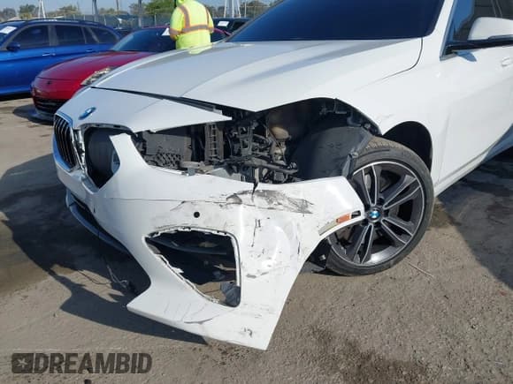 ✅ 2021 BMW 2 Series 228i • VIN: WBA53AK09M7H30650 • Lot: 42043390. Wystawiony na IAAI z przebiegiem 89 611 mil. Bezpłatny archiwum sprzedaży aukcyjnych z USA i szczegółowy raport historii pojazdu na DreamBid. Zdjęcie 6.