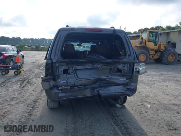✅ 2011 Lincoln Navigator • VIN: 5LMJJ2J55BEJ09415 • Lot: 42994596. Listed on IAAI with 196,120 mi. Free auction sales archive from the USA and detailed vehicle history report at DreamBid. Image 16.