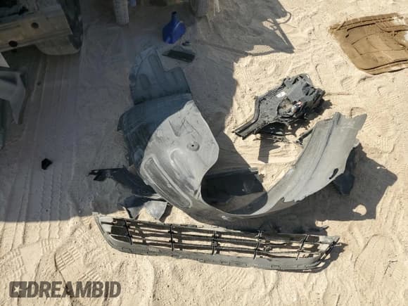 ✅ 2018 Hyundai Santa Fe 2.0T • VIN: 5XYZU4LAXJG548963 • Лот: 82633375. Опубликован ранее на Copart с пробегом 95 041 миль. Бесплатный доступ к архиву аукционных продаж из США и подробный отчёт об истории автомобиля на DreamBid. Изображение 13.