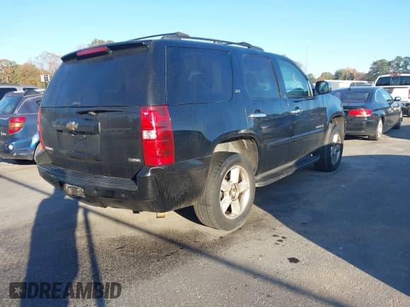 ✅ 2007 Chevrolet Tahoe LT • VIN: 1GNFC13037J328284 • Lot: 43741509. Listed on IAAI with 295,060 mi. Free auction sales archive from the USA and detailed vehicle history report at DreamBid. Image 4.