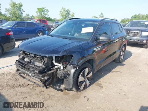 ✅ 2024 Volkswagen Taos S • VIN: 3VV8X7B23RM113989 • Lot: 42471382. Wystawiony na IAAI z przebiegiem 7 563 mil. Bezpłatny archiwum sprzedaży aukcyjnych z USA i szczegółowy raport historii pojazdu na DreamBid. Zdjęcie 2.