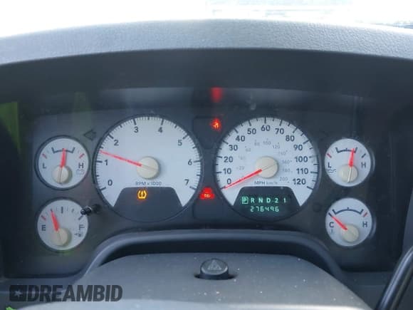 ✅ 2008 Dodge 1500 ST • VIN: 1D7HU18288J165213 • Lot: 43489605. Wystawiony na IAAI z przebiegiem 276 496 mil. Bezpłatny archiwum sprzedaży aukcyjnych z USA i szczegółowy raport historii pojazdu na DreamBid. Zdjęcie 7.