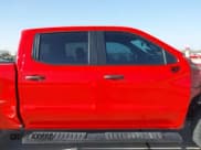 ✅ 2023 Chevrolet Silverado 1500 Custom Trail Boss • VIN: 3GCPDCEK5PG122180 • Lot: 41702357. Wystawiony na IAAI z przebiegiem 40 957 mil. Bezpłatny archiwum sprzedaży aukcyjnych z USA i szczegółowy raport historii pojazdu na DreamBid. Zdjęcie 14.