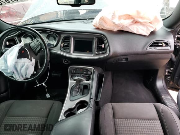 ✅ 2019 Dodge Challenger SXT • VIN: 2C3CDZAG6KH694391 • Lot: 70767673. Wystawiony na Copart z przebiegiem 76 700 mil. Bezpłatny archiwum sprzedaży aukcyjnych z USA i szczegółowy raport historii pojazdu na DreamBid. Zdjęcie 8.