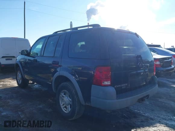 ✅ 2002 Ford Explorer XLS • VIN: 1FMZU72E22UC92870 • Lot: 43871339. Listed on IAAI with 228,659 mi. Free auction sales archive from the USA and detailed vehicle history report at DreamBid. Image 3.