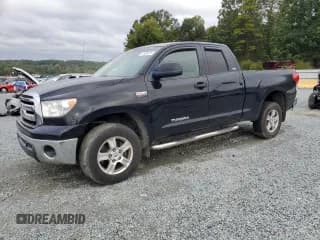 ✅ 2010 Toyota Tundra • VIN: 5TFUY5F19AX133467 • Lot: 81930475. Listed on Copart with 327,802 mi. Free auction sales archive from the USA and detailed vehicle history report at DreamBid. Image 1.