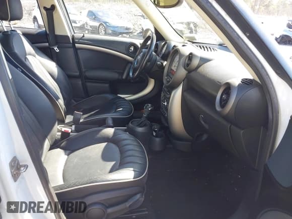 ✅ 2011 MINI Countryman • VIN: WMWZB3C51BWM00317 • Лот: 41972112. Опубликован ранее на IAAI с пробегом 108 480 миль. Бесплатный доступ к архиву аукционных продаж из США и подробный отчёт об истории автомобиля на DreamBid. Изображение 5.