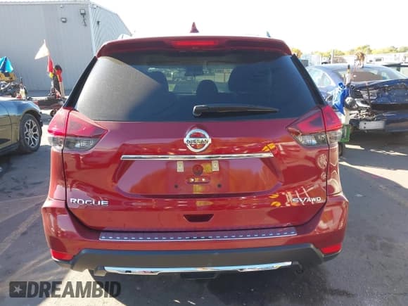 ✅ 2018 Nissan Rogue SV • VIN: 5N1AT2MVXJC839341 • Lot: 43519798. Wystawiony na IAAI z przebiegiem 33 516 mil. Bezpłatny archiwum sprzedaży aukcyjnych z USA i szczegółowy raport historii pojazdu na DreamBid. Zdjęcie 15.