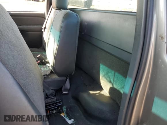 ✅ 2003 Chevrolet Silverado 1500 Work Truck • VIN: 1GCEC14X53Z209700 • Лот: 76898304. Опубликован ранее на Copart с пробегом 105 401 миль. Бесплатный доступ к архиву аукционных продаж из США и подробный отчёт об истории автомобиля на DreamBid. Изображение 10.