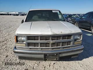 ✅ 1999 Chevrolet Suburban • VIN: 3GNEC16R7XG251720 • Lot: 81502654. Wystawiony na Copart z przebiegiem 198 335 mil. Bezpłatny archiwum sprzedaży aukcyjnych z USA i szczegółowy raport historii pojazdu na DreamBid. Zdjęcie 5.