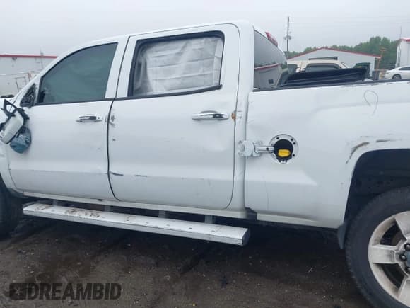 ✅ 2016 Chevrolet Silverado 2500HD LT • VIN: 1GC1KVEG1GF255684 • Lot: 42364009. Listed on IAAI with 114,467 mi. Free auction sales archive from the USA and detailed vehicle history report at DreamBid. Image 15.