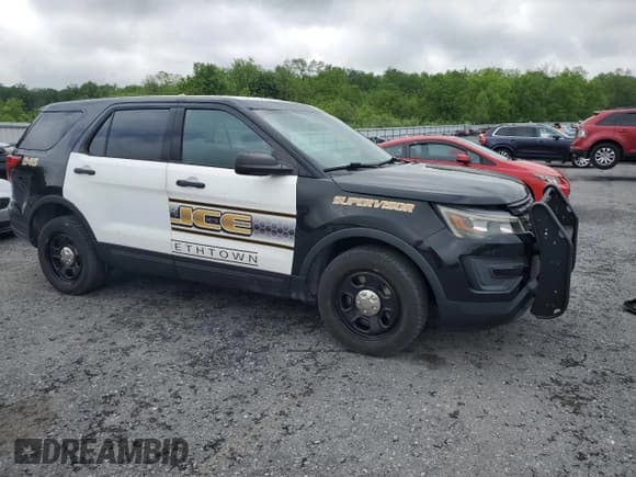 ✅ 2018 Ford Police Interceptor Utility • VIN: 1FM5K8AR6JGA58260 • Lot: 56111625. Wystawiony na Copart z przebiegiem 37 498 mil. Bezpłatny archiwum sprzedaży aukcyjnych z USA i szczegółowy raport historii pojazdu na DreamBid. Zdjęcie 4.