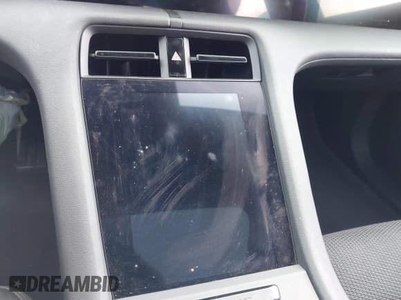 ✅ 2022 Porsche Taycan 4S • VIN: WP0AB2Y12NSA45396 • Lot: 41946433. Wystawiony na IAAI z przebiegiem 9 389 mil. Bezpłatny archiwum sprzedaży aukcyjnych z USA i szczegółowy raport historii pojazdu na DreamBid. Zdjęcie 18.