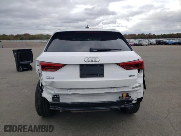 ✅ 2024 Audi Q3 S line Premium • VIN: WA1DECF34R1025698 • Lot: 90062355. Wystawiony na Copart z przebiegiem 19 610 mil. Bezpłatny archiwum sprzedaży aukcyjnych z USA i szczegółowy raport historii pojazdu na DreamBid. Zdjęcie 6.