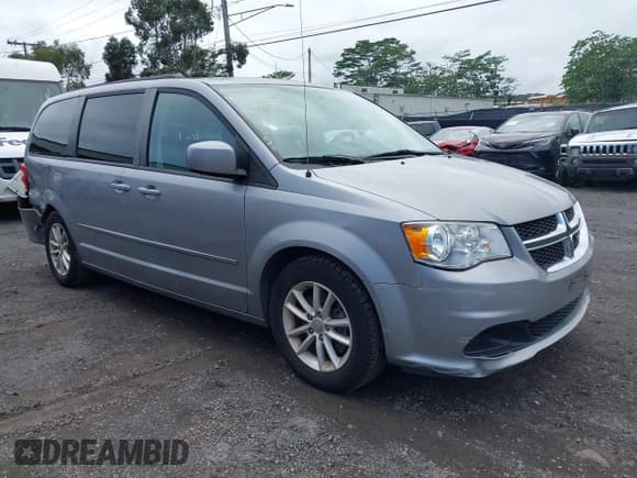 ✅ 2015 Dodge Grand Caravan SXT • VIN: 2C4RDGCG8FR733196 • Lot: 43493718. Wystawiony na IAAI z przebiegiem 53 820 mil. Bezpłatny archiwum sprzedaży aukcyjnych z USA i szczegółowy raport historii pojazdu na DreamBid. Zdjęcie 1.