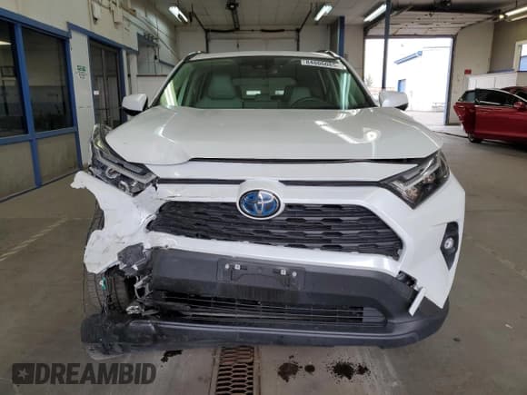 ✅ 2023 Toyota RAV4 Hybrid XLE Premium • VIN: JTMB6RFV4PD542820 • Лот: 84806085. Опубликован ранее на Copart с пробегом 31 306 миль. Бесплатный доступ к архиву аукционных продаж из США и подробный отчёт об истории автомобиля на DreamBid. Изображение 5.