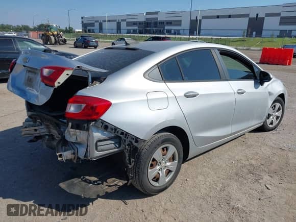 ✅ 2016 Chevrolet Cruze LS • VIN: 1G1BC5SM0G7318871 • Lot: 43308741. Wystawiony na IAAI z przebiegiem 103 888 mil mil. Skorzystaj z bezpłatnego archiwum sprzedaży aukcyjnych z USA i zobacz szczegółowy raport historii pojazdu na DreamBid. Zdjęcie 4.