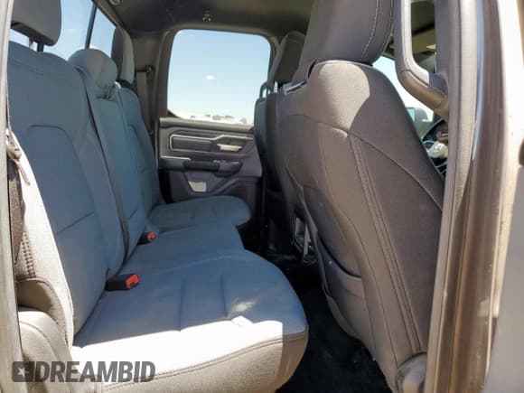 ✅ 2021 Ram 1500 Big Horn • VIN: 1C6RREBG5MN575084 • Lot: 63042815. Wystawiony na Copart z przebiegiem 63 169 mil. Bezpłatny archiwum sprzedaży aukcyjnych z USA i szczegółowy raport historii pojazdu na DreamBid. Zdjęcie 10.