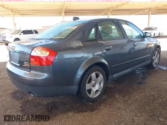 ✅ 2004 Audi A4 1.8T • VIN: WAULC68E84A062427 • Lot: 42761925. Wystawiony na IAAI z przebiegiem 185 554 mil. Bezpłatny archiwum sprzedaży aukcyjnych z USA i szczegółowy raport historii pojazdu na DreamBid. Zdjęcie 4.