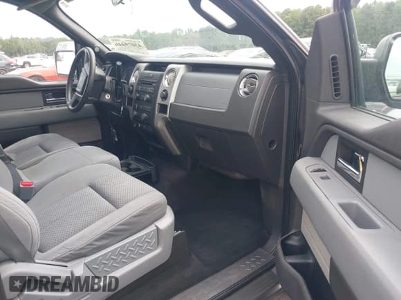 ✅ 2012 Ford F-150 XL • VIN: 1FTFW1ET8CKD17731 • Lot: 43079446. Listed on IAAI with 132,531 mi. Free auction sales archive from the USA and detailed vehicle history report at DreamBid. Image 5.