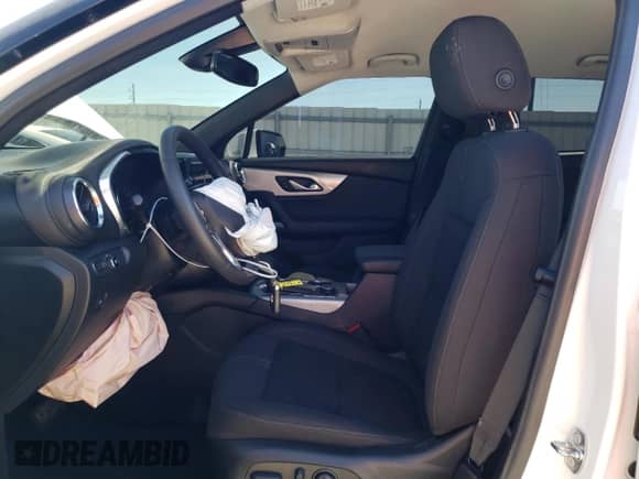 2022 Chevrolet Blazer LT z VIN 3GNKBCR40NS210180, wystawiony jako Copart lot #45866783 z przebiegiem 14 724 mil mil oraz . Historia ofert i sprzedaży dostępna na DreamBid. Obrazek 7.