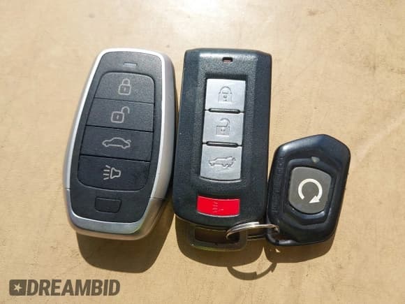 ✅ 2017 Mitsubishi Outlander SE • VIN: JA4AD3A35HZ059971 • Lot: 43209441. Listed on IAAI with 147,635 mi. Free auction sales archive from the USA and detailed vehicle history report at DreamBid. Image 11.