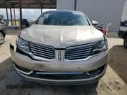 ✅ 2017 Lincoln MKX Reserve • VIN: 2LMPJ6LR8HBL12716 • Lot: 85778365. Listed on Copart with 64,282 mi. Free auction sales archive from the USA and detailed vehicle history report at DreamBid. Image 5.