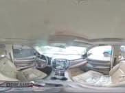 ✅ 2018 Chevrolet Suburban LT • VIN: 1GNSCHKC8JR216396 • Lot: 66121034. Wystawiony na Copart z przebiegiem 123 672 mil. Bezpłatny archiwum sprzedaży aukcyjnych z USA i szczegółowy raport historii pojazdu na DreamBid. Zdjęcie 14.