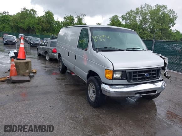 ✅ 2005 Ford Econoline Cargo • VIN: 1FTNE24W15HB21601 • Lot: 42190892. Listed on IAAI with 156,166 mi. Free auction sales archive from the USA and detailed vehicle history report at DreamBid. Image 1.